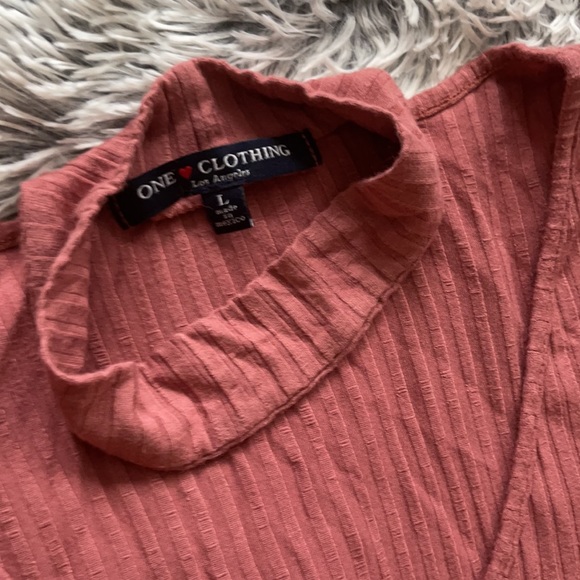 Mauve midi stretch ribbed dress with neck detail - Picture 2 of 4